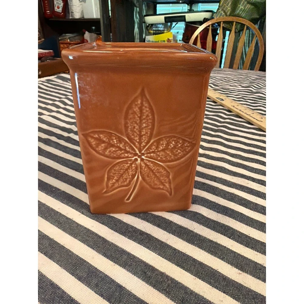 Lillian Vernon Terracotta Orange Ceramic Leaf Canister Jar with Lid Fall Decor‎